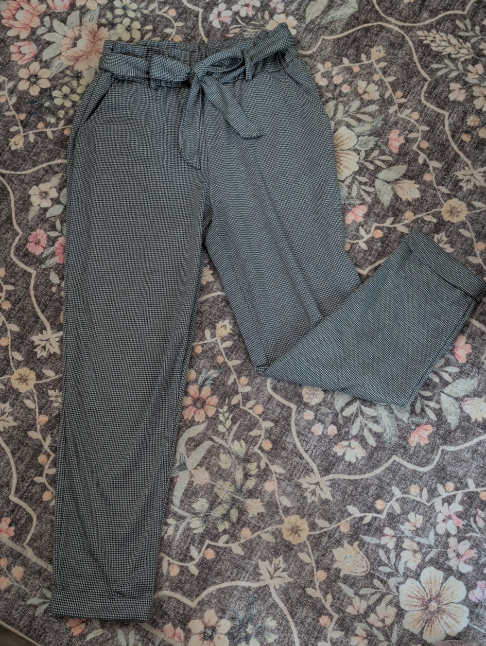 SO Women's Black and White Houndstooth Paperbag Waist Trousers